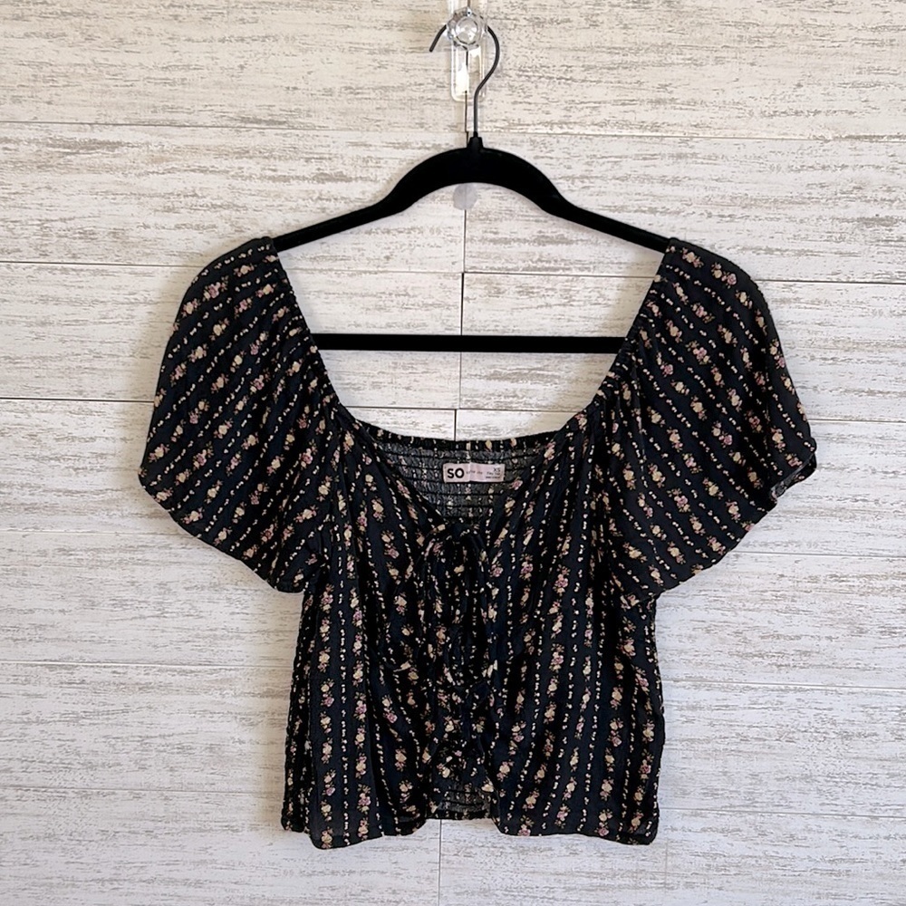 SO Junior’s Floral off the shoulder Top